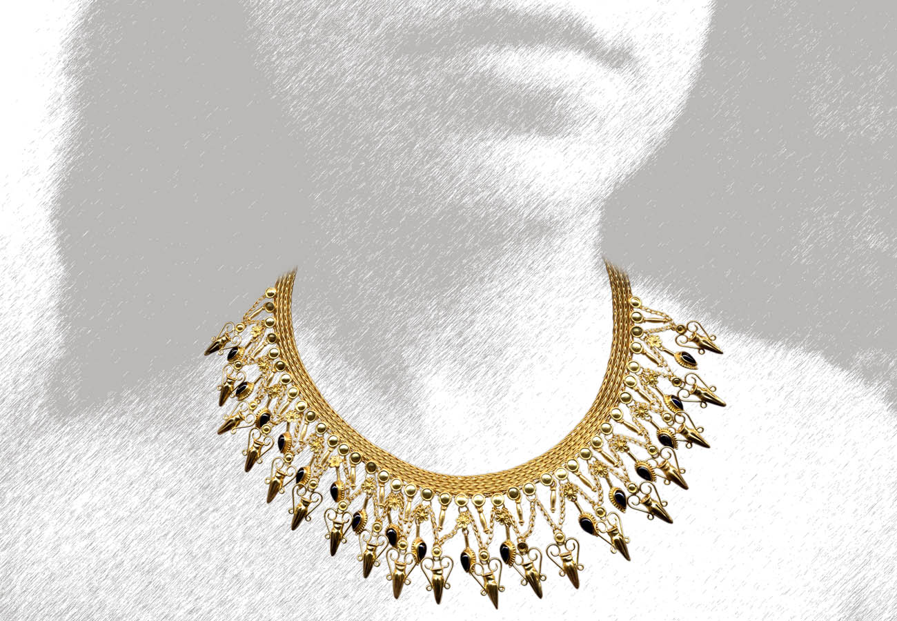 22k gold necklace with chain strap decorated with rosettes, precious stones and accessories with pottery designs