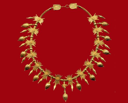 22k gold necklace with lotus blossoms, bullhead and vase-shaped pendants, last quarter of 4th century BC