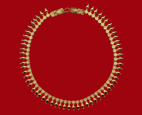 Gold necklace with rosettes and vase shaped pendants, 330 BC, Thessaloniki Archaeological Museum